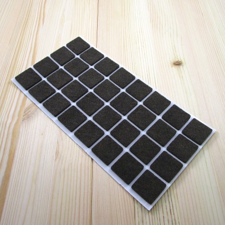 Feltrino adesivo 25x25 mm quadrato di protezzione MARRONE - 32 sottosedie adesivi con feltro.