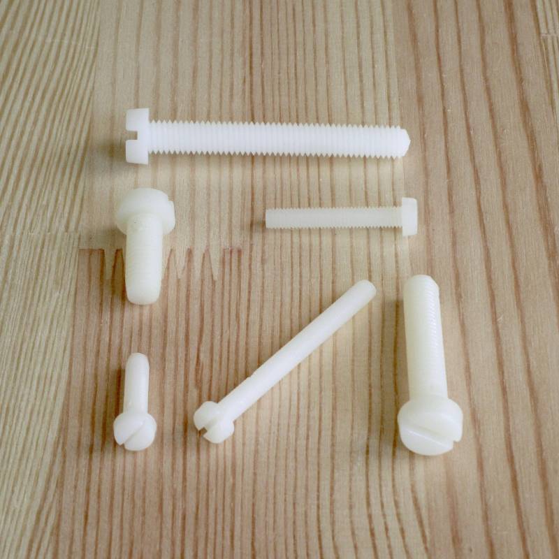 Rundeschlitzschrauben DIN84 